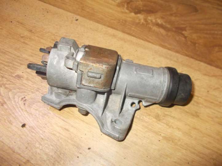Volkswagen PASSAT B5.5 (2001 - 2005)  4b0905851q Контакты замка зажигания