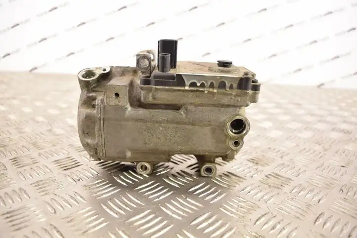 Lexus GS 300 350 430 450h (2004 - 2007) 8837030021 Компрессор (насос) кондиционера воздуха — фото 3