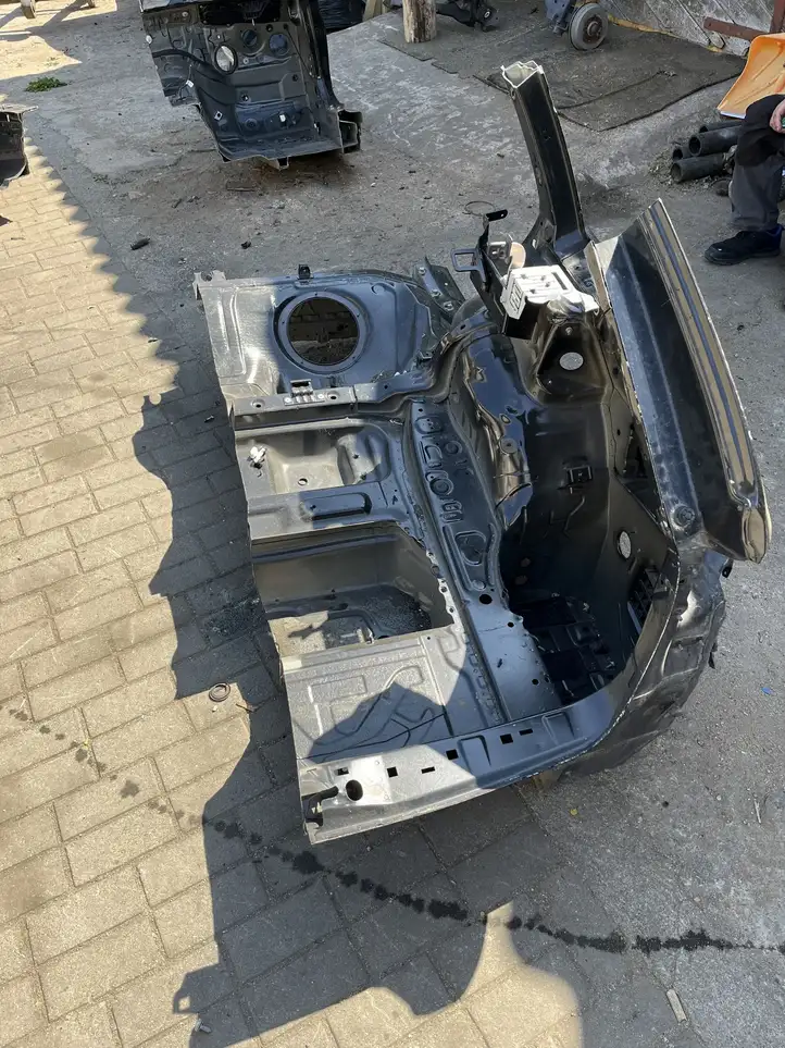 BMW 3 F30 F35 F31 (2012 - 2018) Задняя четверть — фото 2