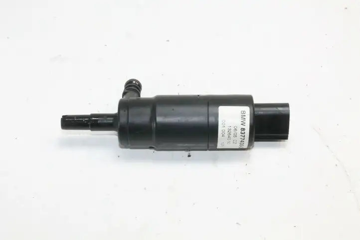 BMW 3 E90 E91 (2005 - 2012) 8377430 Насос омывателя фар — фото 2