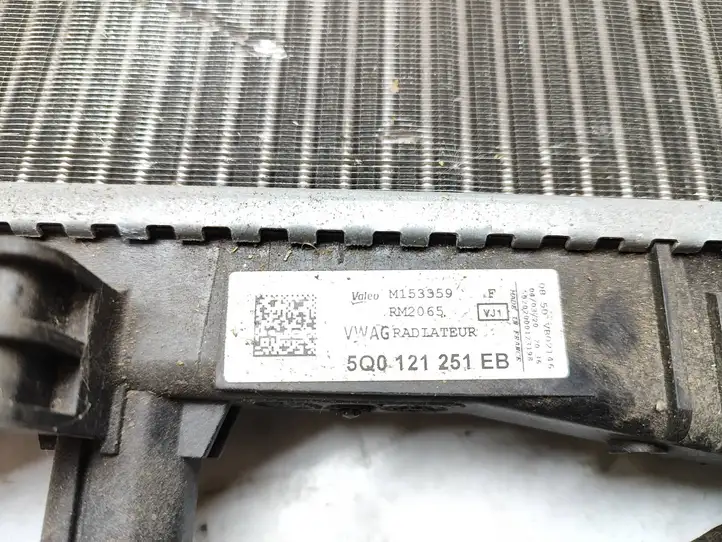 Audi Q2 - (2016 - ) 5Q0121251EB Радиатор охлаждающей жидкости двигателя — фото 3