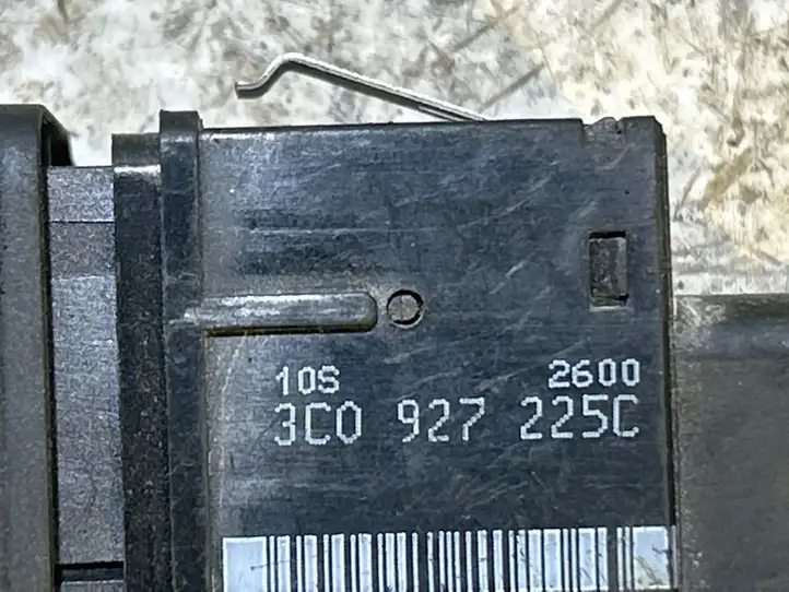 Volkswagen PASSAT B6 (2005 - 2010) 3C0927225C Кнопка ручного тормоза — фото 3