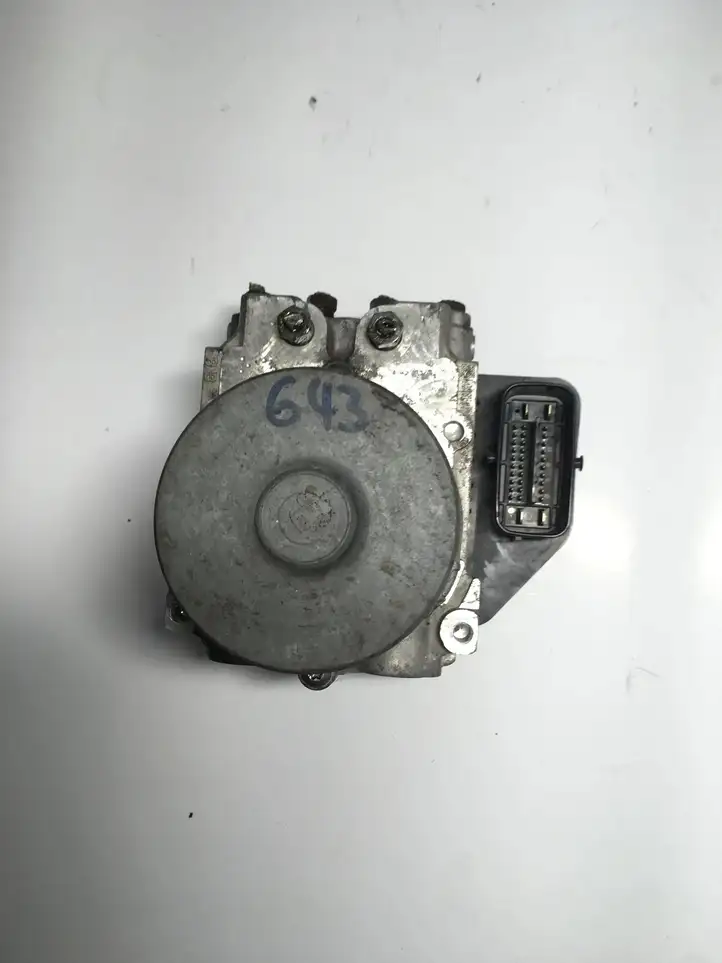 Toyota Hilux (AN10, AN20, AN30) (2011 - 2015) 4454071260 ABS блок — фото 9