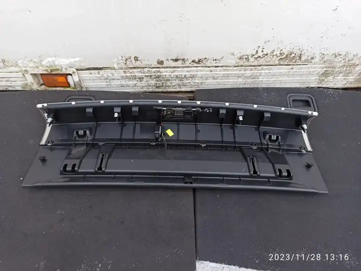 Audi Q3 8U (2011 - 2014) Отделка порога багажника — фото 4