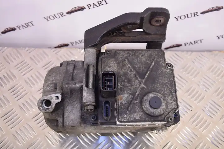 Lexus RX 330 - 350 - 400H (2003 - 2006) 8837048022 Компрессор (насос) кондиционера воздуха — фото 1