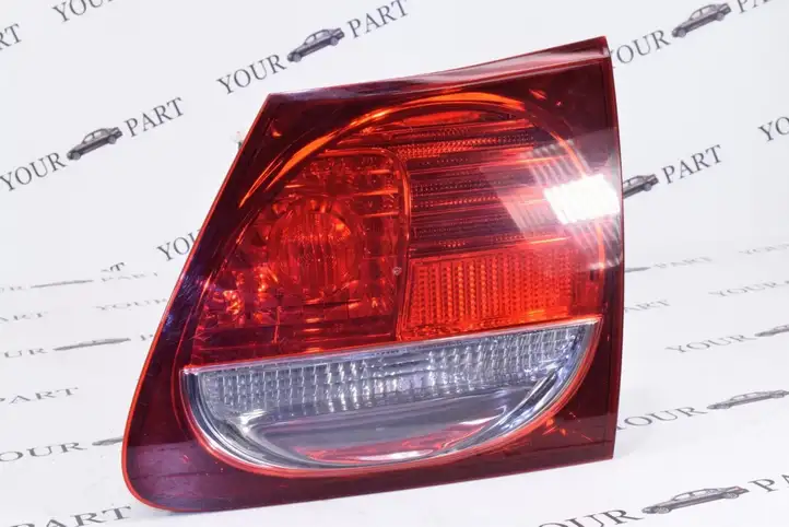Lexus GS 300 350 430 450h (2004 - 2007) Задний фонарь в крышке багажника — фото 1