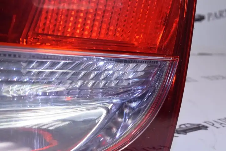 Lexus GS 300 350 430 450h (2004 - 2007) Задний фонарь в крышке багажника — фото 3