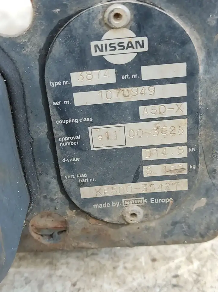 Nissan Navara D22 (1997 - 2004) Комплект буксировочного крюка — фото 1
