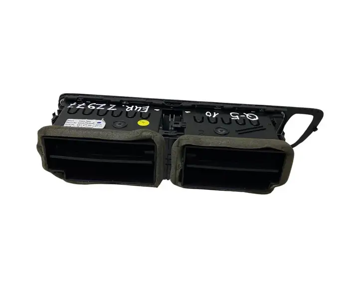 Audi Q5 SQ5 (2008 - 2012) 8R1820951F Центральный воздушный дефлектор — фото 6