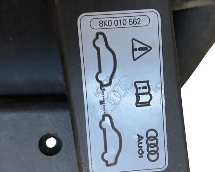 Audi Q5 SQ5 (2008 - 2012) 8R0800495B Комплект буксировочного крюка — фото 7