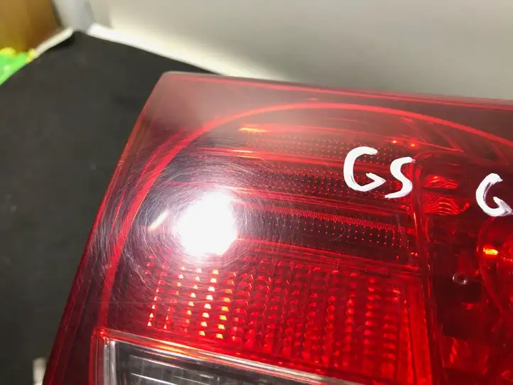 Lexus GS 300 350 430 450h (2004 - 2007) Задний фонарь в крышке багажника — фото 2