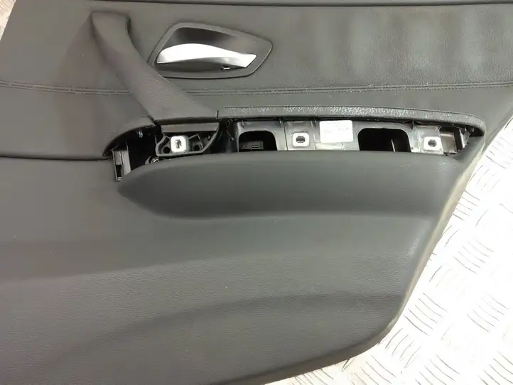 BMW 3 E90 E91 (2005 - 2012) Обшивка задней двери — фото 12