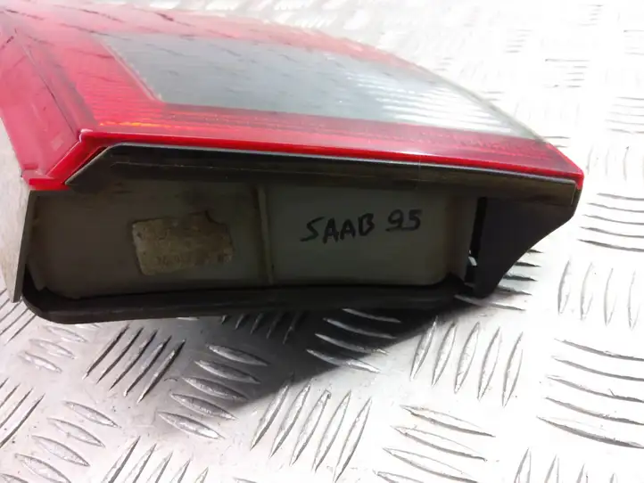 Saab 9-5 (1998 - 2005) Задний фонарь в крышке багажника — фото 7