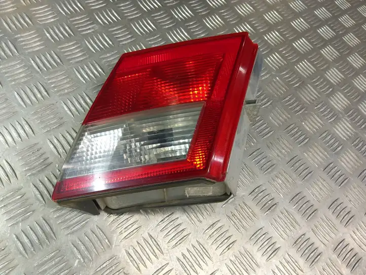 Saab 9-5 (1998 - 2005) Задний фонарь в крышке багажника — фото 11