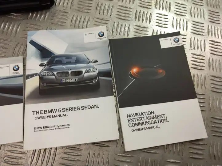 BMW 5 F10 F11 (2009 - 2016) Сервисная книжка — фото 2