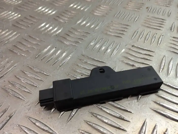 BMW 5 F10 F11 (2009 - 2016) 9220832 Антенна бесключевого доступа — фото 1