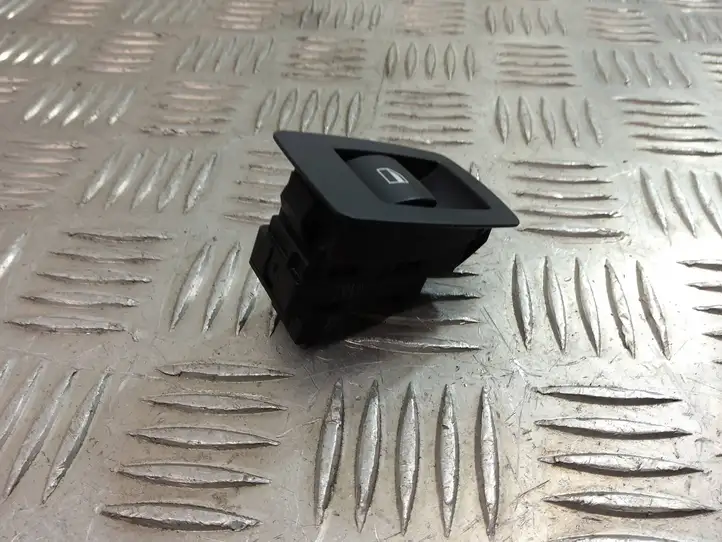 BMW 3 E90 E91 (2005 - 2012) 6945874 Кнопка стеклоподъемников — фото 6