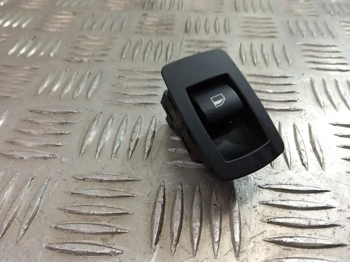 BMW 3 E90 E91 (2005 - 2012) 6945874 Кнопка стеклоподъемников — фото 7