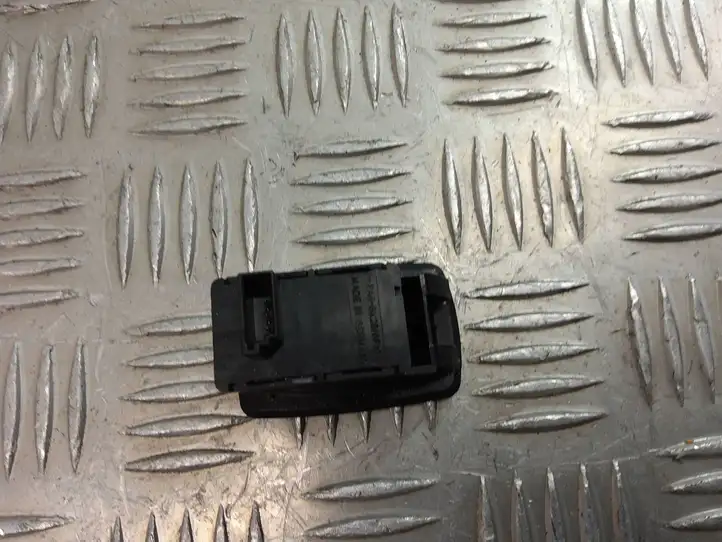 BMW 3 E90 E91 (2005 - 2012) 6945874 Кнопка стеклоподъемников — фото 8