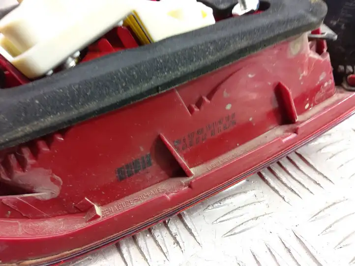 BMW 3 E90 E91 (2005 - 2012) 6937458 Задний фонарь в кузове — фото 4
