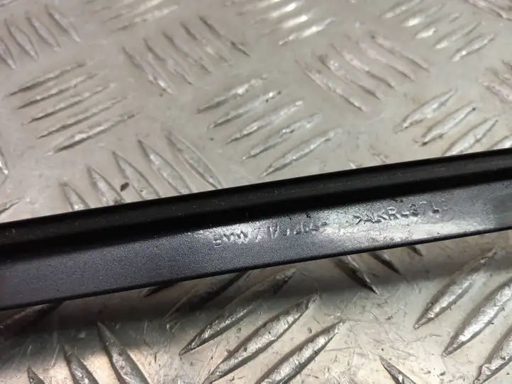 BMW 3 E90 E91 (2005 - 2012) 7179264 Накладка стоек лобового стекла — фото 9