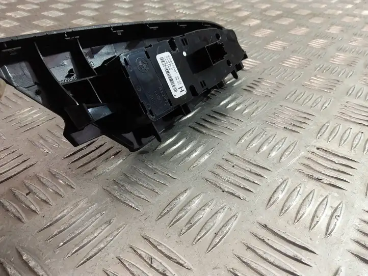 BMW X3 F25 (2010 - 2017) 9208108 Блок кнопок стеклоподъемников — фото 10