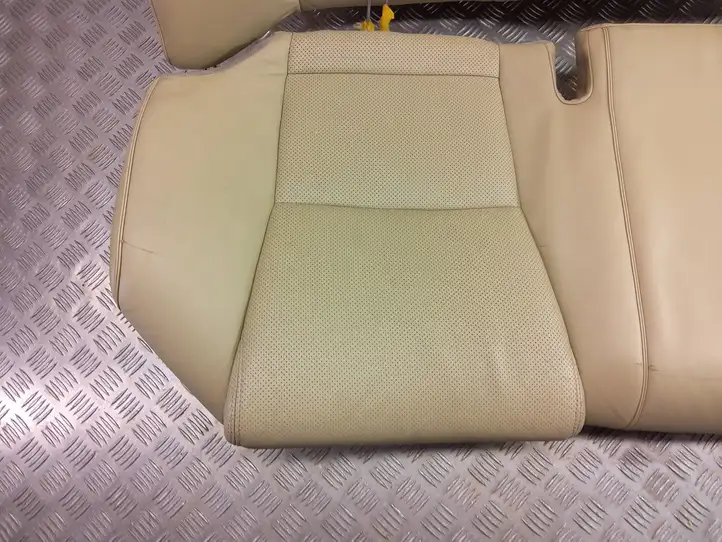 Lexus GS 300 350 430 450h (2004 - 2007) Нижняя боковая отделка заднего сиденья — фото 17