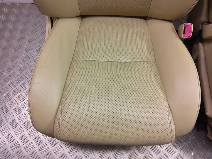 Lexus GS 300 350 430 450h (2004 - 2007) Нижняя боковая отделка заднего сиденья — фото 18