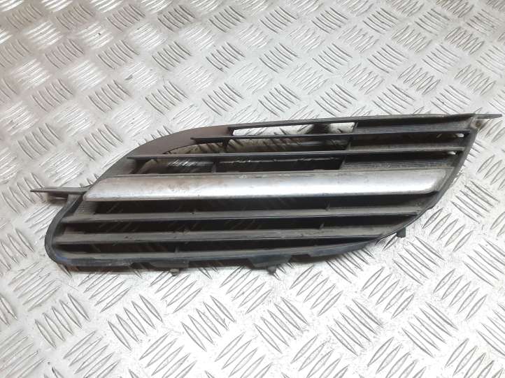 Nissan Almera N16 (2000 - 2010)  9381M010 Держатель угловой части бампера (кронштейн)