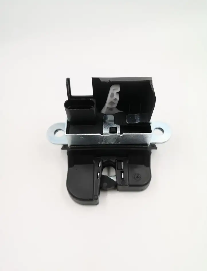 Volkswagen Golf V (2003 - 2009) Замок крышки багажника — фото 4