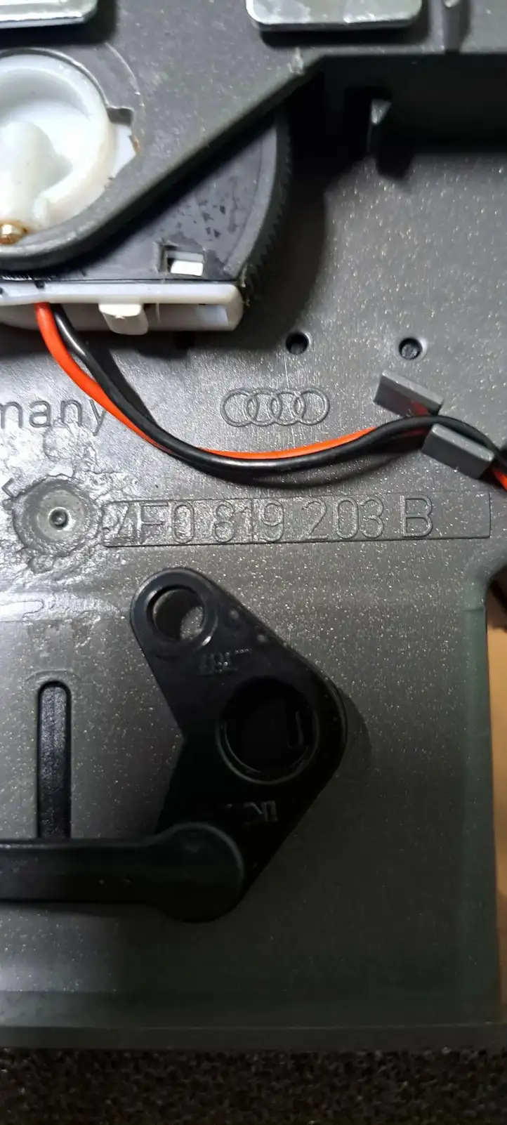 Audi A6 S6 C6 4F (2004 - 2008) 4F0819203B Задний воздушный дефлектор — фото 2