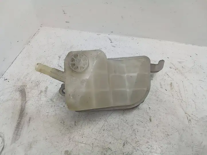 Toyota Prius (XW30) (2009 - 2015) 1648028080 Расширительный бачок — фото 3