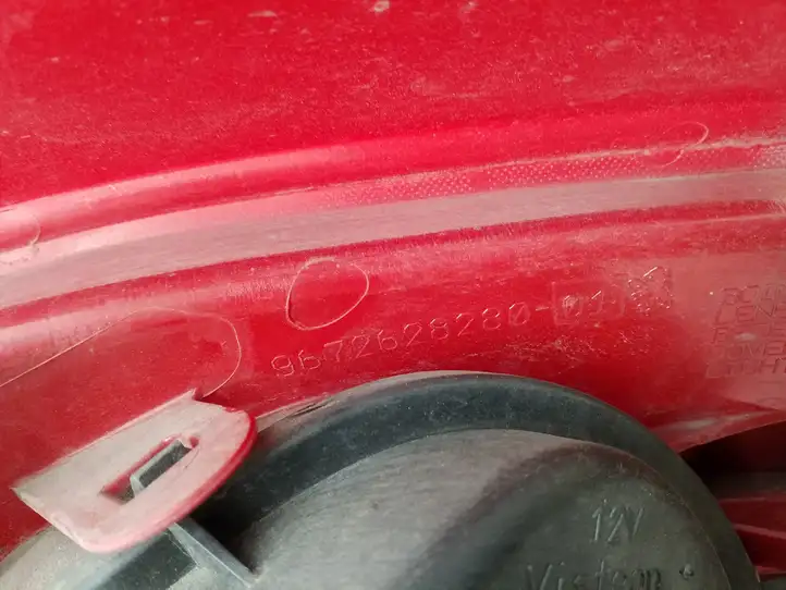 Peugeot 208 (2012 - 2015) 9672628280 Задний фонарь в кузове — фото 4