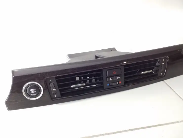 BMW 5 E60 E61 (2004 - 2010) 9214797 Центральный воздушный дефлектор — фото 2
