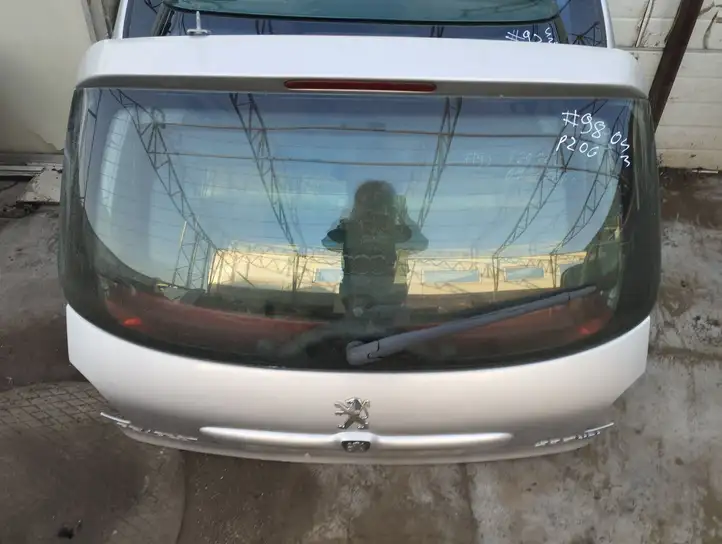 Peugeot 206 (1998 - 2012) Крышка багажника — фото 2