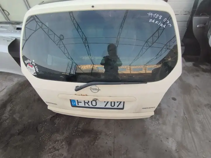 Opel Zafira B (2003 - 2006) 108 Крышка багажника — фото 1