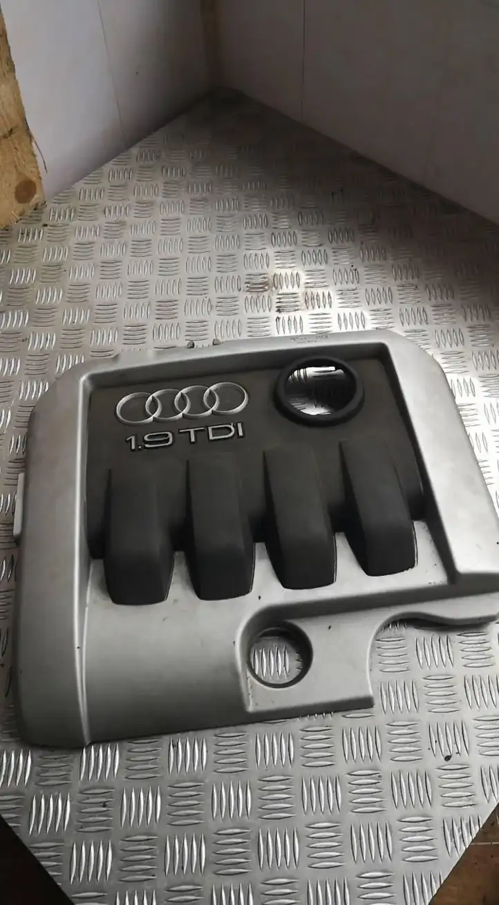 Audi A3/S3 8P (2004 - 2008) Крышка двигателя декоративная — фото 1