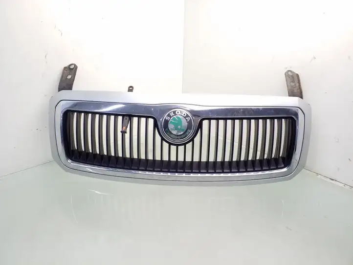 Skoda Fabia Mk1 (6Y) (1999 - 2007) 6Y0853668 Передняя решетка — фото 1