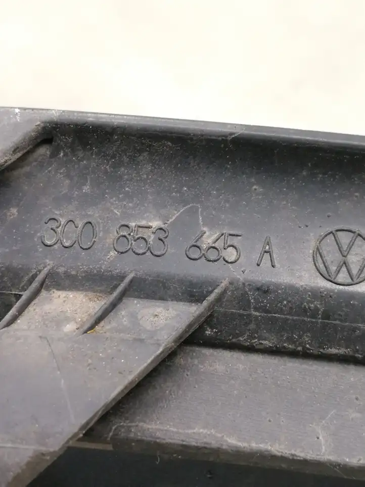 (2005 - 2010) 3C0853665A Нижняя решетка переднего бампера — фото 3