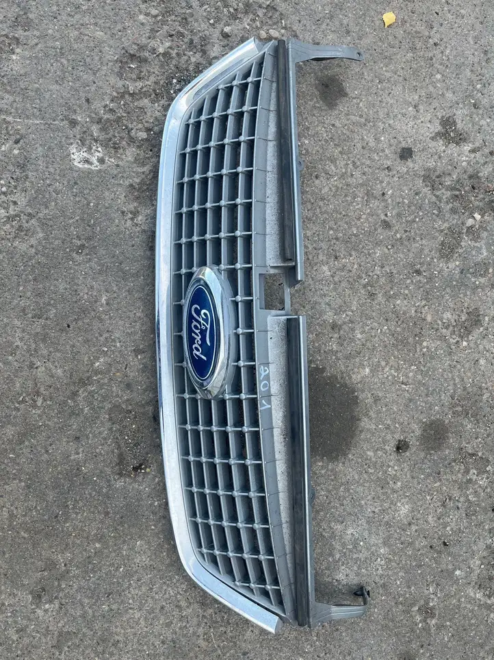 Ford Mondeo MK IV (2007 - 2014) 7s718200d Передняя решетка — фото 1