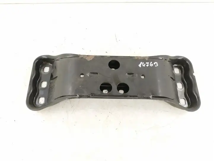 Mercedes-Benz C W205 (2014 - 2021)   Кронштейн крепления коробки передач