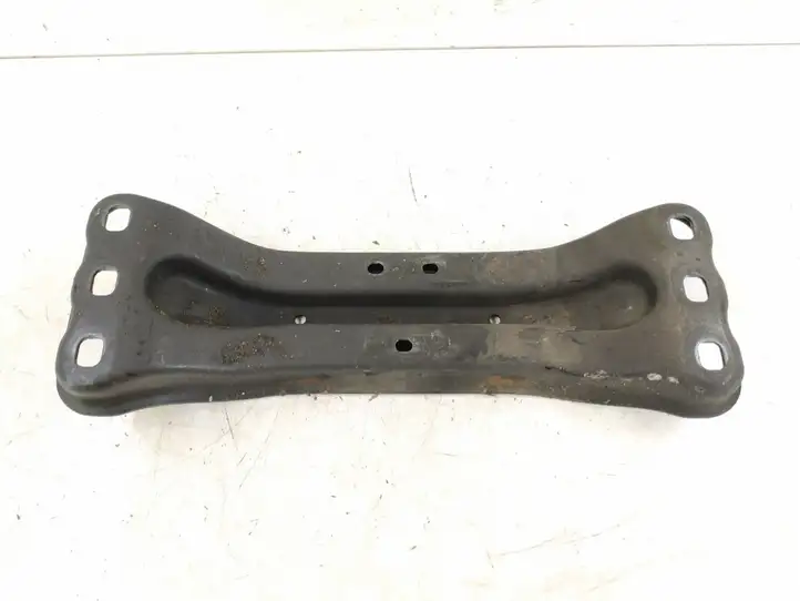 Mercedes-Benz C W205 (2014 - 2021)   Кронштейн крепления коробки передач