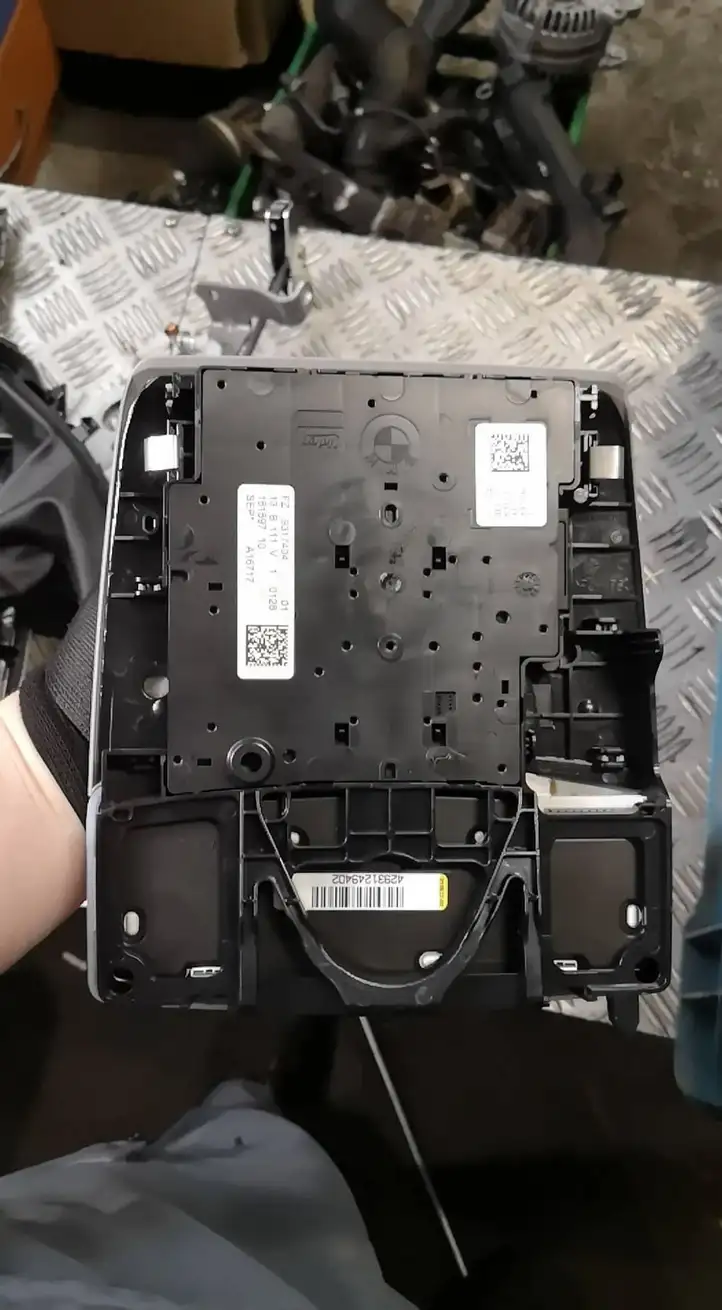 BMW 3 F30 F35 F31 (2012 - 2018) Передняя подсветка — фото 2
