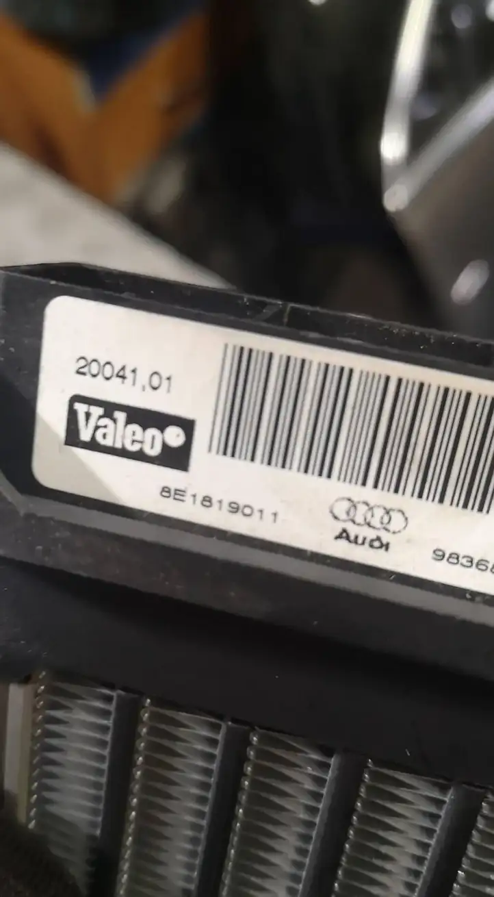 Audi A4 S4 B6 8E 8H (2000 - 2006) Электрический отопитель салона — фото 2
