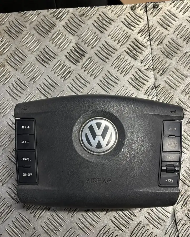 Volkswagen Touareg I (2002 - 2010) Подушка безопасности руля — фото 1