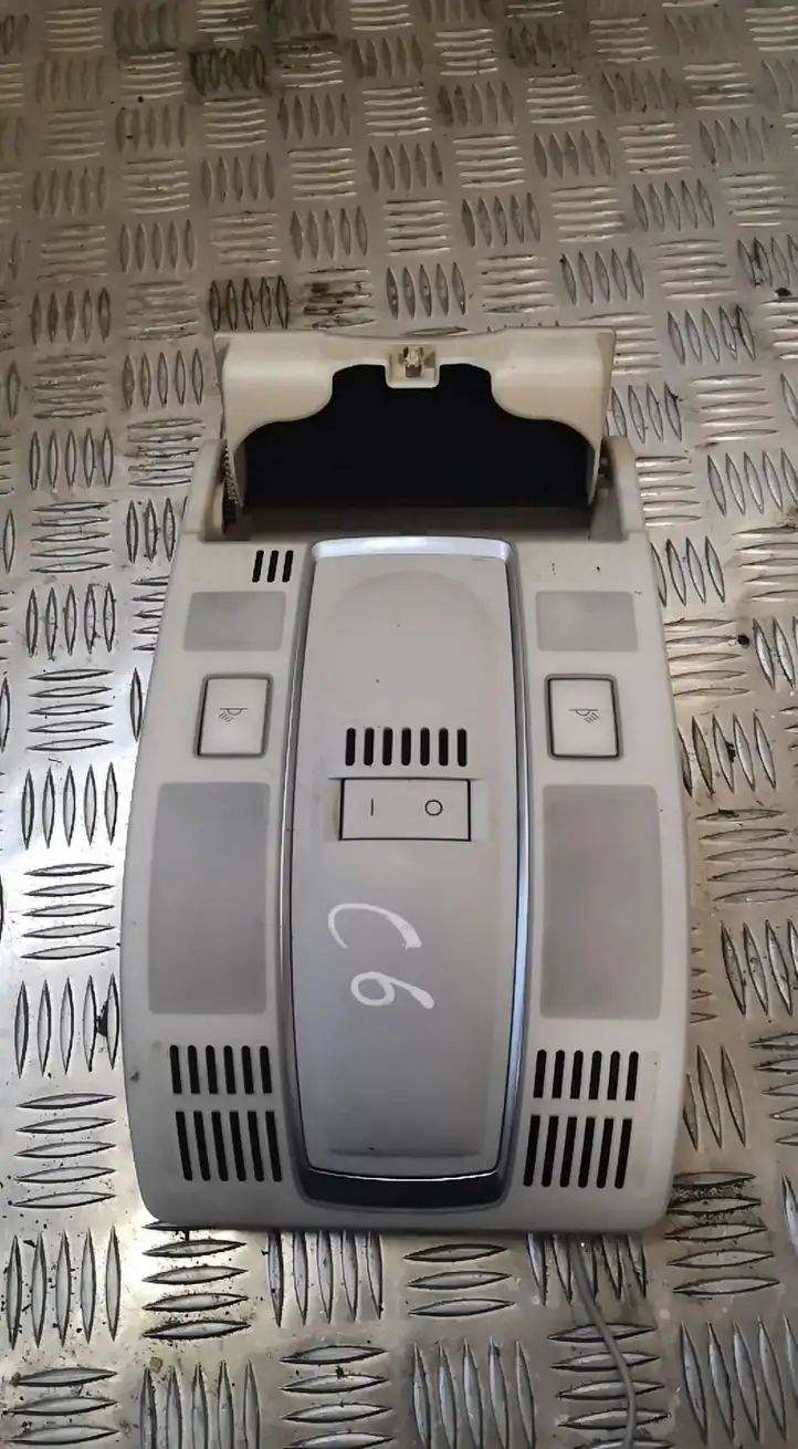 Audi A6 S6 C6 4F (2004 - 2008) Передняя подсветка — фото 1