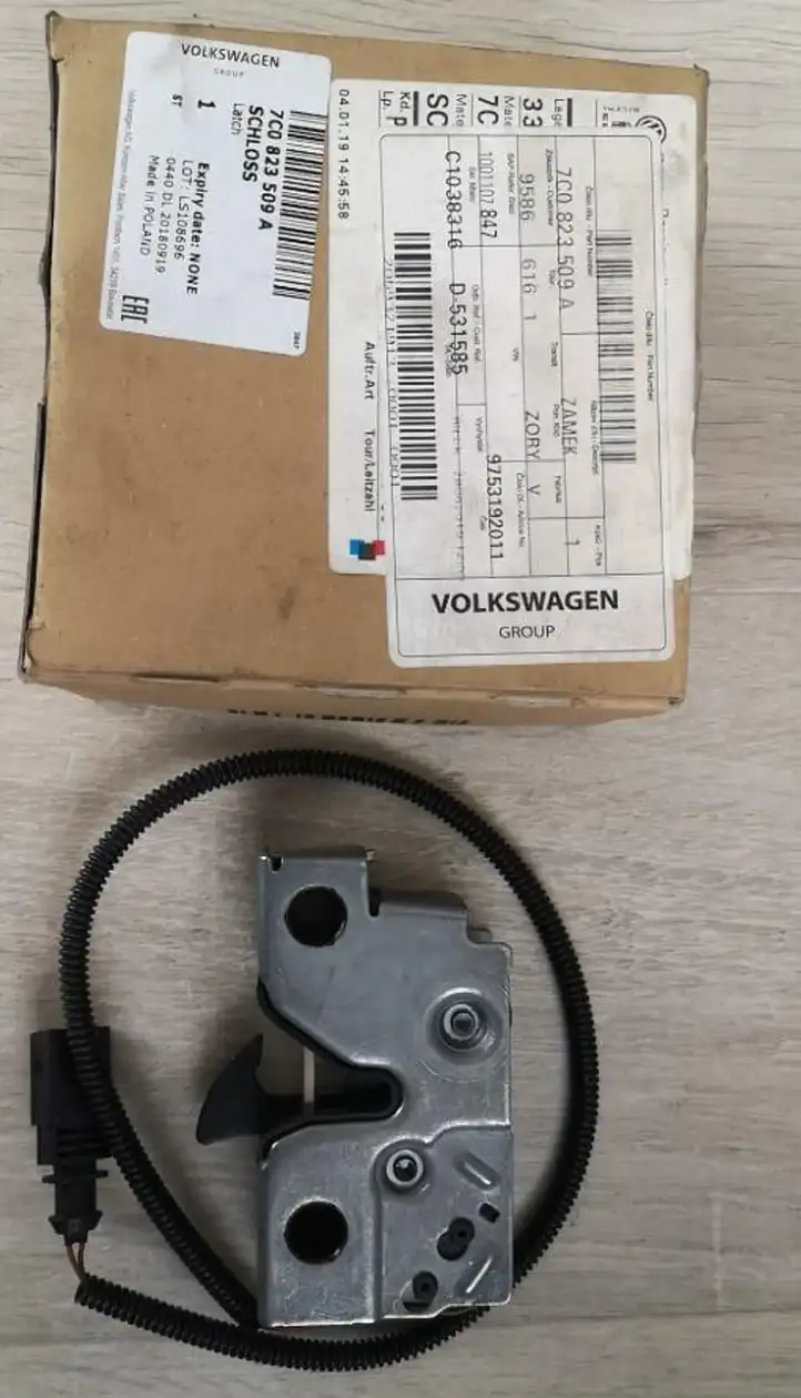 Volkswagen Crafter (2006 - 2016) Замок капота — фото 1