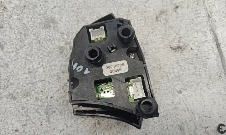 Volvo S40 (2004 - 2007) 30710725 Кнопки на рулевом колесе — фото 2