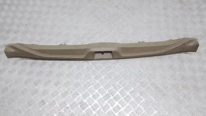 Volvo V70 (2007 - 2013) Отделка порога багажника — фото 1