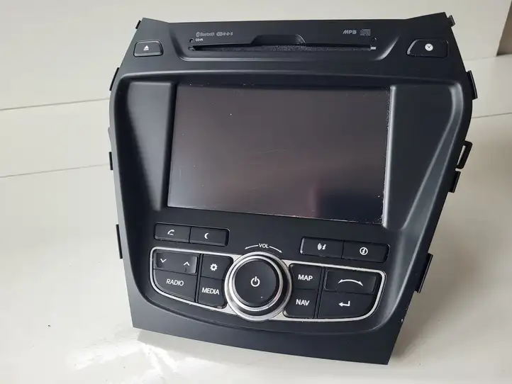 Hyundai Santa Fe (2012 - 2015) Магнитола / мультимедийная система — фото 1